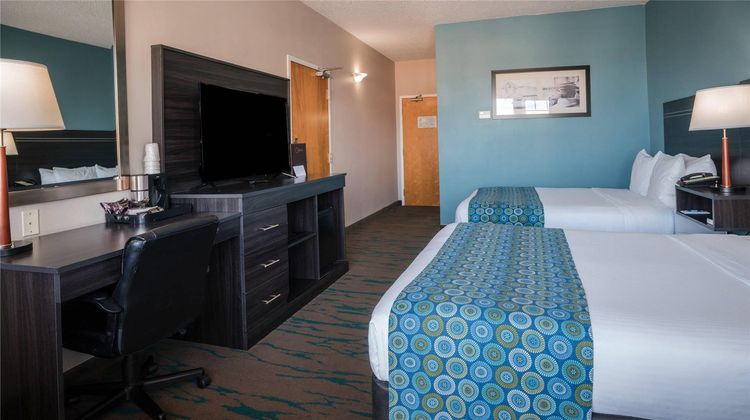 Gateway Hotel & Suites, an Ascend Hotel Room