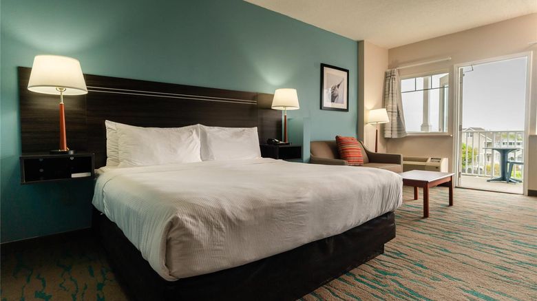 <b>Gateway Hotel & Suites, an Ascend Hotel Suite</b>. Images powered by <a href="https://iceportal.shijigroup.com/" title="IcePortal" target="_blank">IcePortal</a>.