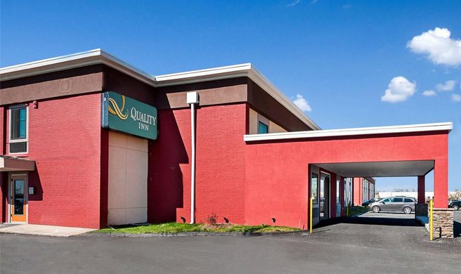 Quality Inn Near Pimlico Racetrack Exterior