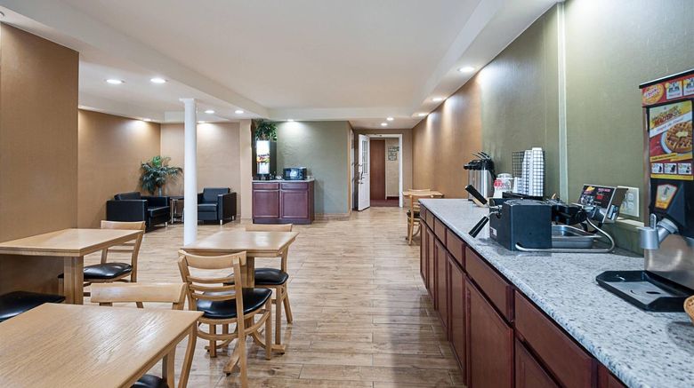 <b>Quality Inn Near Pimlico Racetrack Restaurant</b>. Images powered by <a href="https://iceportal.shijigroup.com/" title="IcePortal" target="_blank">IcePortal</a>.