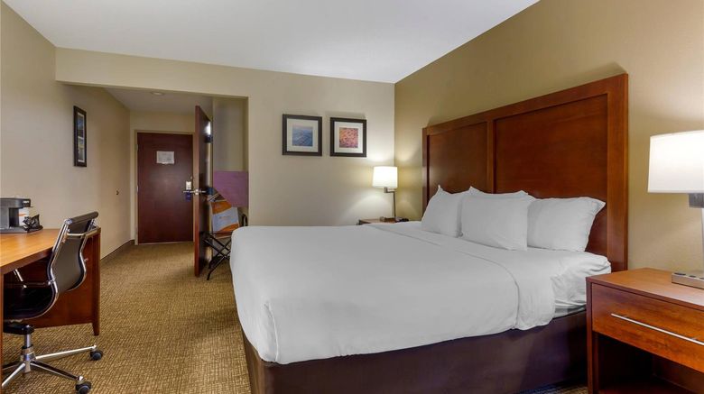 <b>Comfort Inn & Suites Cambridge Room</b>. Images powered by <a href="https://iceportal.shijigroup.com/" title="IcePortal" target="_blank">IcePortal</a>.