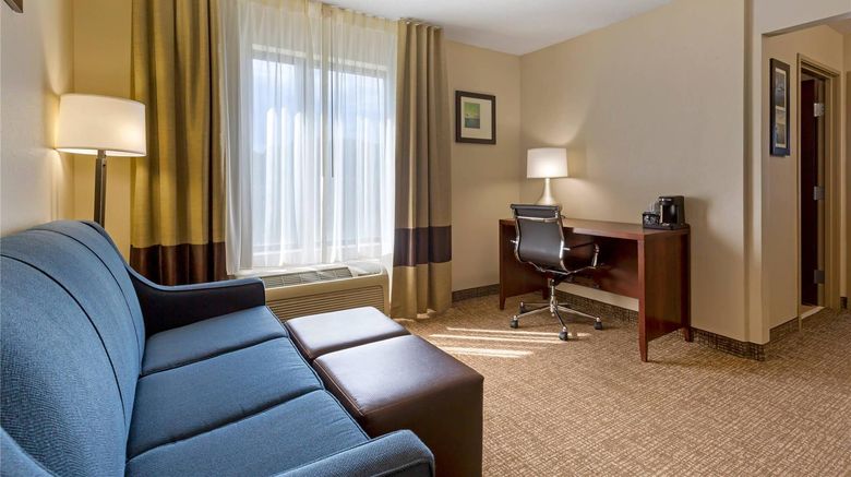 <b>Comfort Inn & Suites Cambridge Suite</b>. Images powered by <a href="https://iceportal.shijigroup.com/" title="IcePortal" target="_blank">IcePortal</a>.