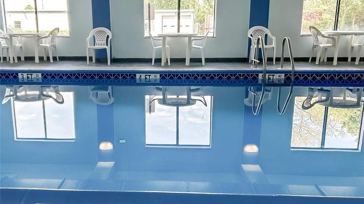 Comfort Inn & Suites Cambridge Pool