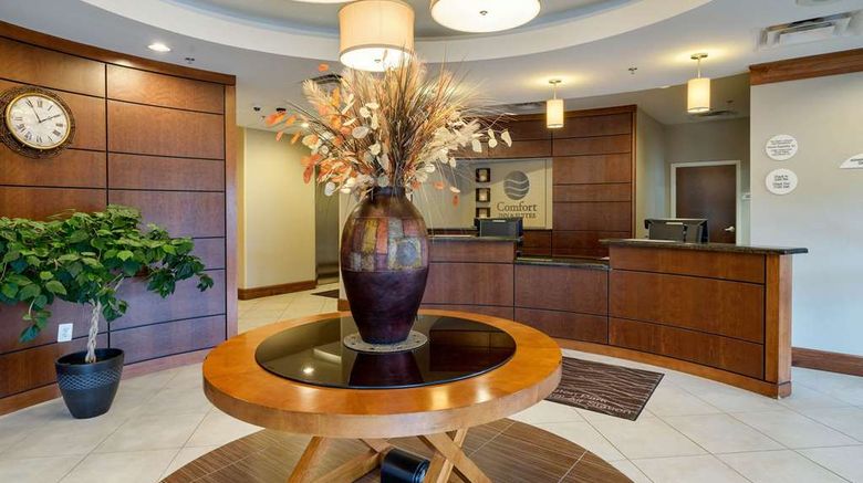 <b>Comfort Inn & Suites Lobby</b>. Images powered by <a href="https://iceportal.shijigroup.com/" title="IcePortal" target="_blank">IcePortal</a>.
