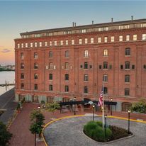 The Inn at Henderson's Wharf, Ascend