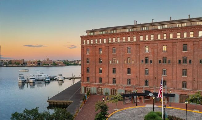 The Inn at Henderson's Wharf, Ascend Exterior