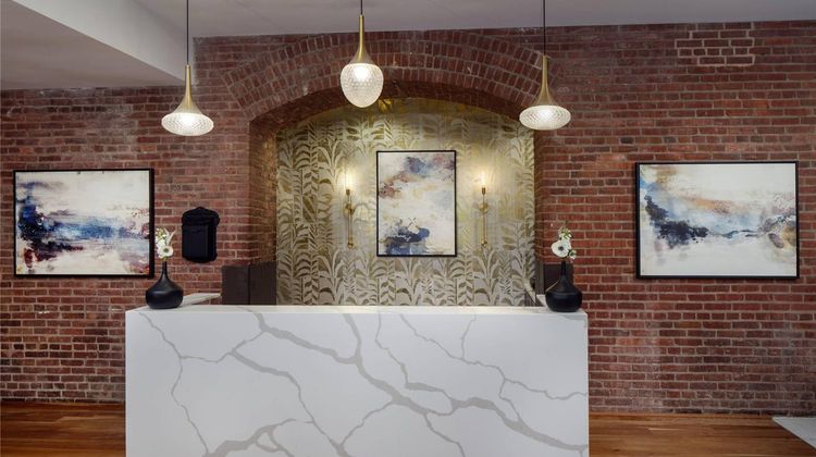 The Inn at Henderson's Wharf, Ascend Lobby