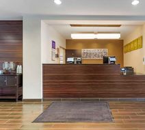 Sleep Inn & Suites Cumberland Lobby