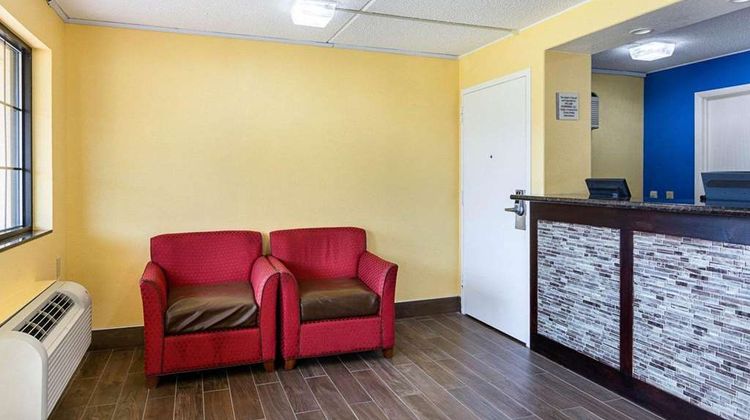 Rodeway Inn Camp Springs Lobby