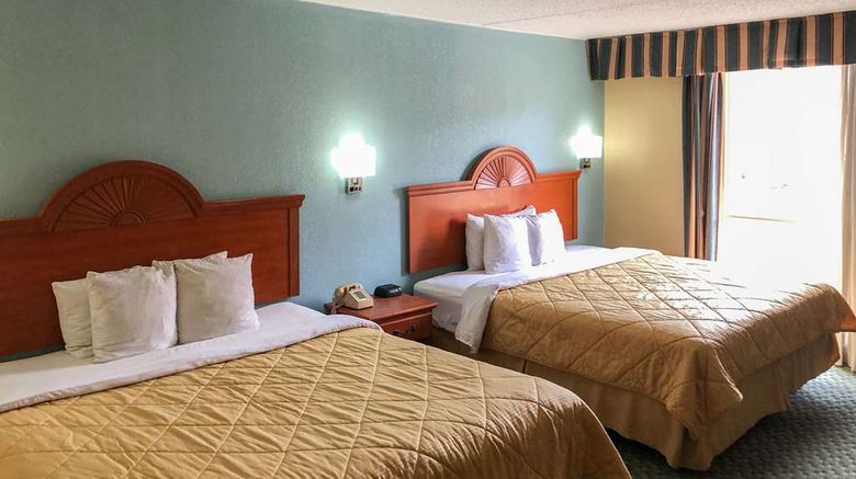 <b>Rodeway Inn Camp Springs Room</b>. Images powered by <a href="https://iceportal.shijigroup.com/" title="IcePortal" target="_blank">IcePortal</a>.