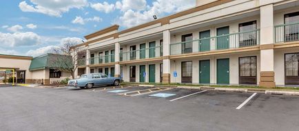Quality Inn Windsor Mill Baltimore Exterior