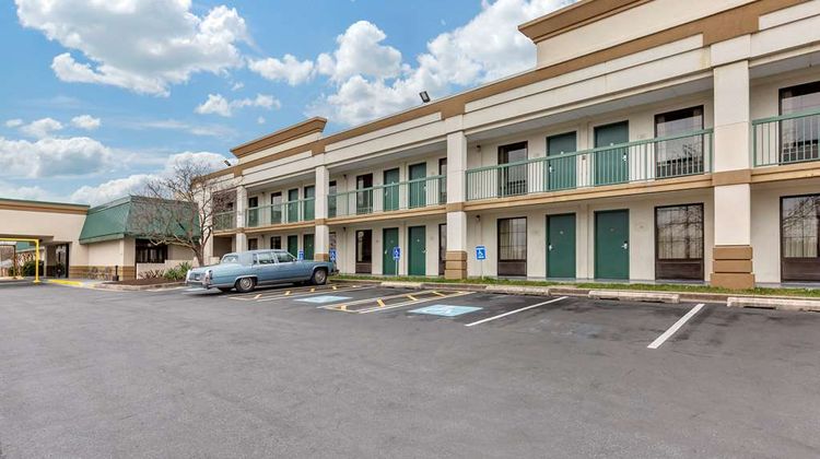 Quality Inn Windsor Mill Baltimore Exterior
