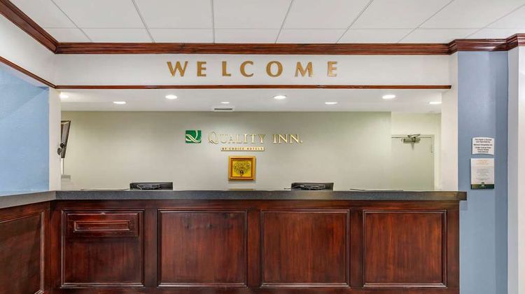 Quality Inn Windsor Mill Baltimore Lobby
