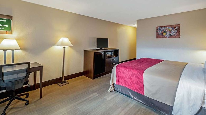 <b>Econo Lodge Hagerstown Room</b>. Images powered by <a href="https://iceportal.shijigroup.com/" title="IcePortal" target="_blank">IcePortal</a>.