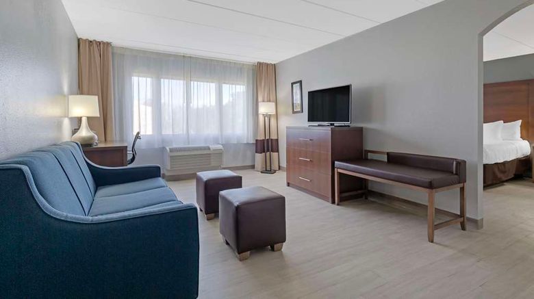 <b>Clarion Hotel & Suites BWI Airport North Suite</b>. Images powered by <a href="https://iceportal.shijigroup.com/" title="IcePortal" target="_blank">IcePortal</a>.