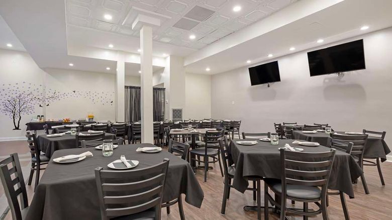 <b>Clarion Hotel & Suites BWI Airport North Restaurant</b>. Images powered by <a href="https://iceportal.shijigroup.com/" title="IcePortal" target="_blank">IcePortal</a>.