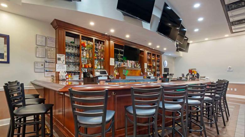 <b>Clarion Hotel & Suites BWI Airport North Restaurant</b>. Images powered by <a href="https://iceportal.shijigroup.com/" title="IcePortal" target="_blank">IcePortal</a>.