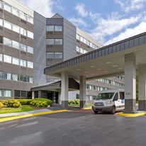 Clarion Hotel & Suites BWI Airport North