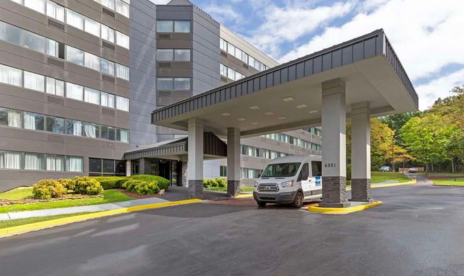 Clarion Hotel & Suites BWI Airport North Exterior