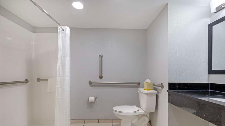 <b>Clarion Hotel & Suites BWI Airport North Room</b>. Images powered by <a href="https://iceportal.shijigroup.com/" title="IcePortal" target="_blank">IcePortal</a>.