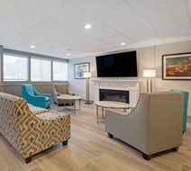 Clarion Hotel & Suites BWI Airport North Lobby
