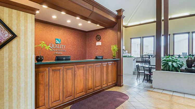 Quality Inn & Suites Frostburg Lobby