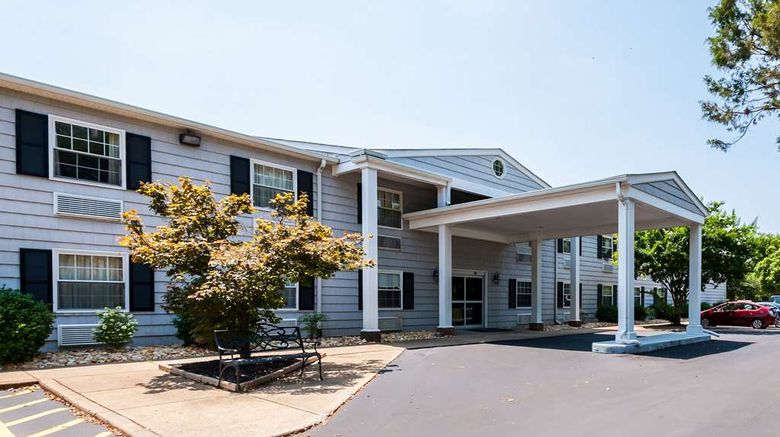 <b>Quality Inn Beacon Marina Exterior</b>. Images powered by <a href="https://iceportal.shijigroup.com/" title="IcePortal" target="_blank">IcePortal</a>.
