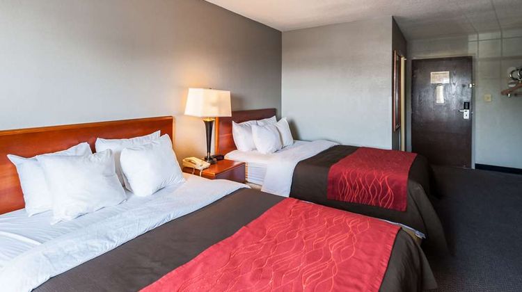 Quality Inn Beacon Marina Room