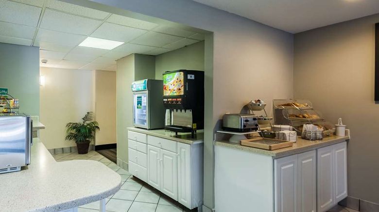 <b>Quality Inn Beacon Marina Restaurant</b>. Images powered by <a href="https://iceportal.shijigroup.com/" title="IcePortal" target="_blank">IcePortal</a>.