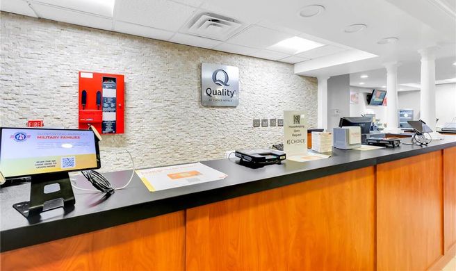 Quality Inn Salisbury North Lobby