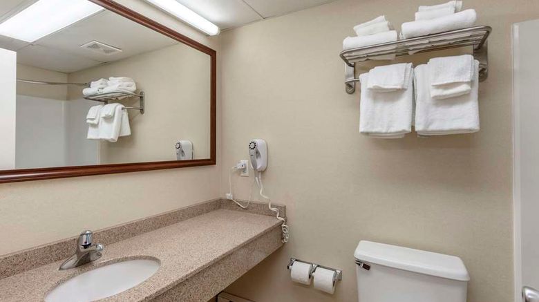 <b>Quality Inn Beachfront Room</b>. Images powered by <a href="https://iceportal.shijigroup.com/" title="IcePortal" target="_blank">IcePortal</a>.