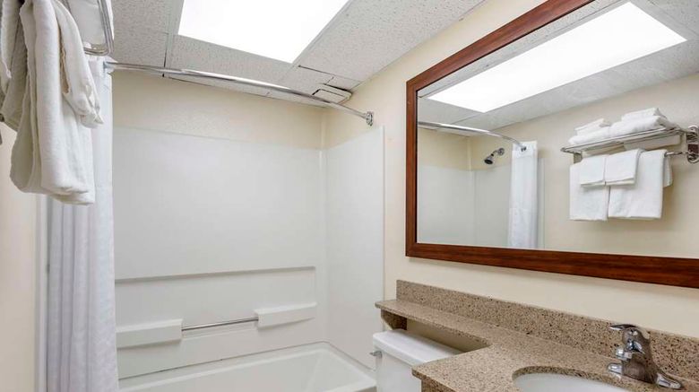 <b>Quality Inn Beachfront Room</b>. Images powered by <a href="https://iceportal.shijigroup.com/" title="IcePortal" target="_blank">IcePortal</a>.