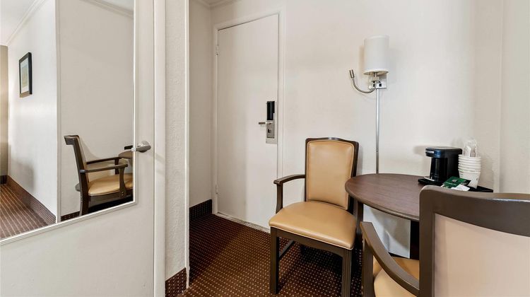 Quality Inn Beachfront Room