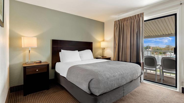 Quality Inn Beachfront Room
