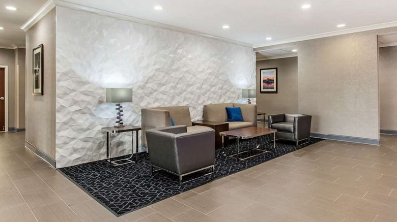 <b>Comfort Inn College Park North Lobby</b>. Images powered by <a href="https://iceportal.shijigroup.com/" title="IcePortal" target="_blank">IcePortal</a>.