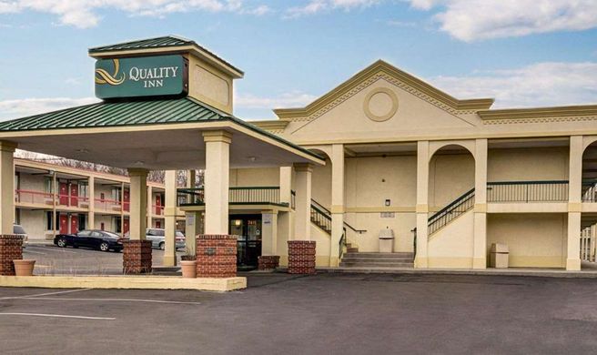 Quality Inn Exterior