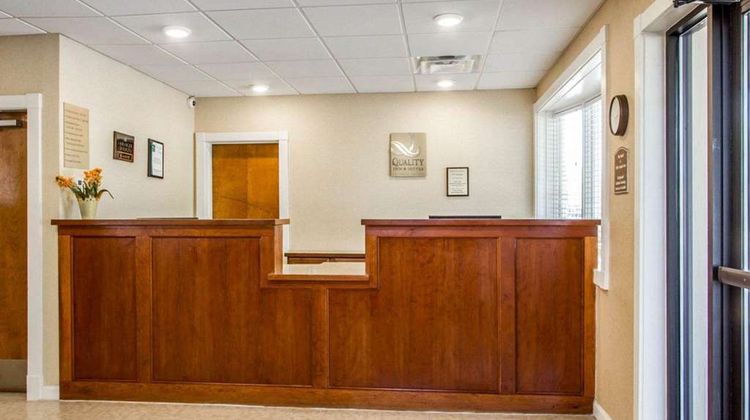 Quality Inn & Suites South Portland Lobby