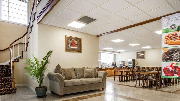 Quality Inn & Suites South Portland Lobby