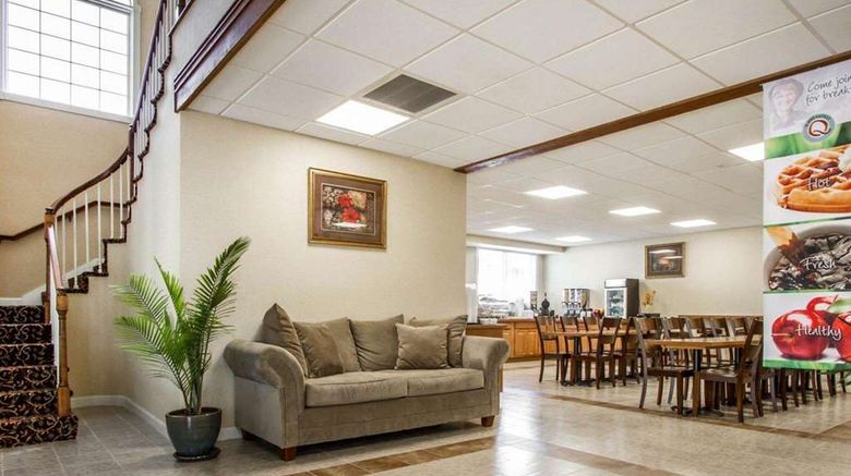 <b>Quality Inn & Suites South Portland Lobby</b>. Images powered by <a href="https://iceportal.shijigroup.com/" title="IcePortal" target="_blank">IcePortal</a>.