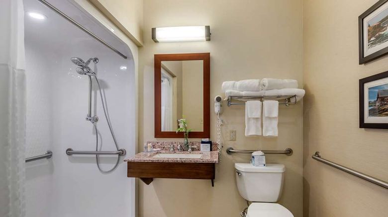 <b>Comfort Inn Room</b>. Images powered by <a href="https://iceportal.shijigroup.com/" title="IcePortal" target="_blank">IcePortal</a>.