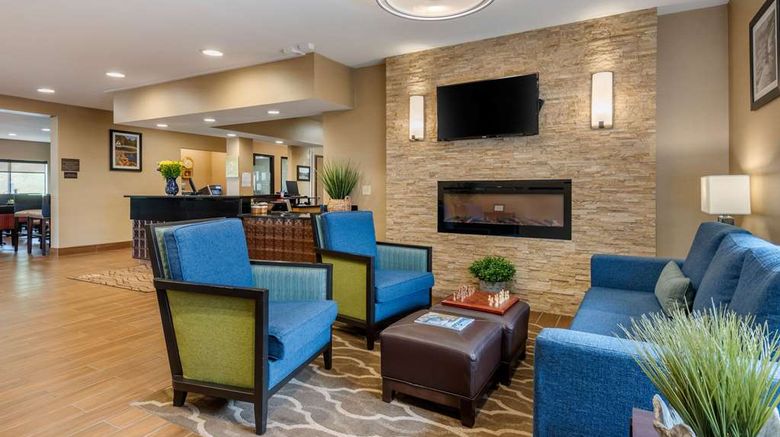 <b>Comfort Inn Lobby</b>. Images powered by <a href="https://iceportal.shijigroup.com/" title="IcePortal" target="_blank">IcePortal</a>.