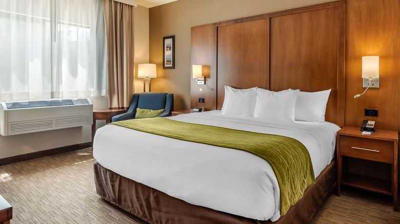 <b>Comfort Inn Room</b>. Images powered by <a href="https://iceportal.shijigroup.com/" title="IcePortal" target="_blank">IcePortal</a>.