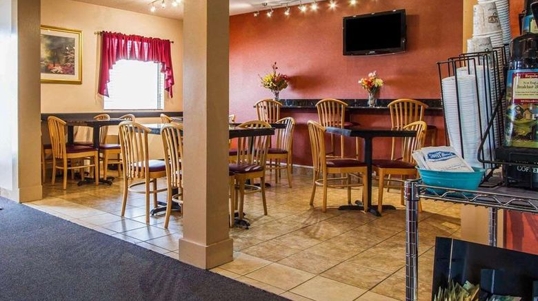 <b>Econo Lodge Restaurant</b>. Images powered by <a href="https://iceportal.shijigroup.com/" title="IcePortal" target="_blank">IcePortal</a>.