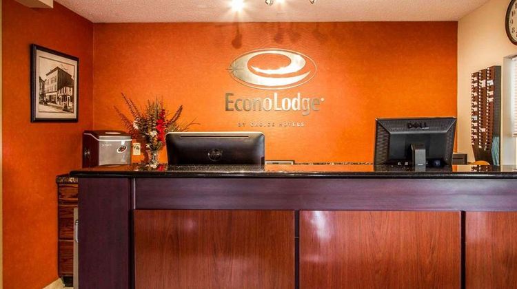 Econo Lodge Lobby