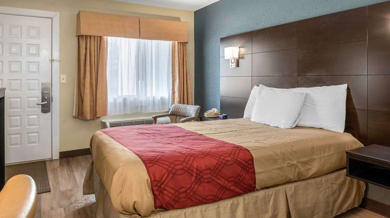 <b>Econo Lodge Room</b>. Images powered by <a href="https://iceportal.shijigroup.com/" title="IcePortal" target="_blank">IcePortal</a>.