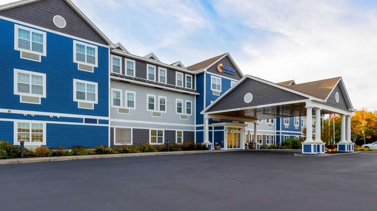 Comfort Inn and Suites Wilton Exterior