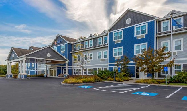 Comfort Inn and Suites Wilton Exterior