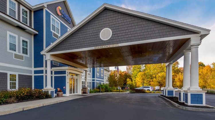 Comfort Inn and Suites Wilton Exterior