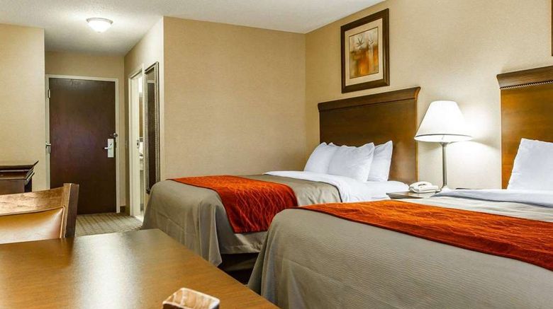 <b>Comfort Inn & Suites Scarborough Room</b>. Images powered by <a href="https://iceportal.shijigroup.com/" title="IcePortal" target="_blank">IcePortal</a>.