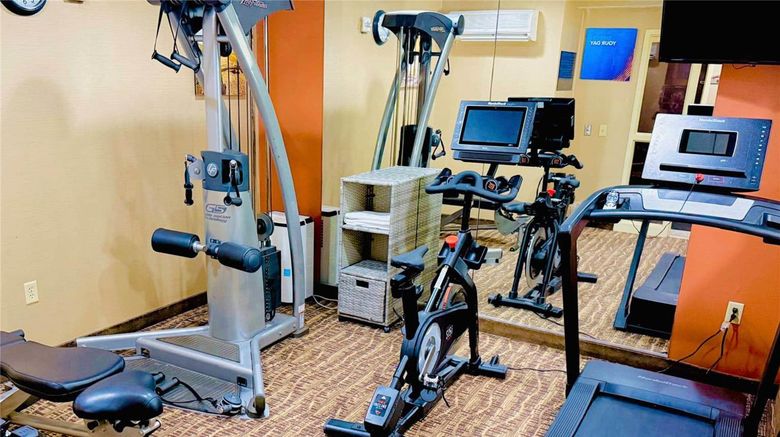 <b>Comfort Inn & Suites Scarborough Health</b>. Images powered by <a href="https://iceportal.shijigroup.com/" title="IcePortal" target="_blank">IcePortal</a>.